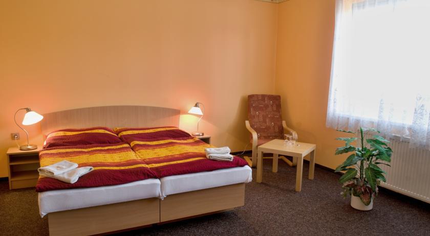 Hotel Bohemia Jičín Esterno foto