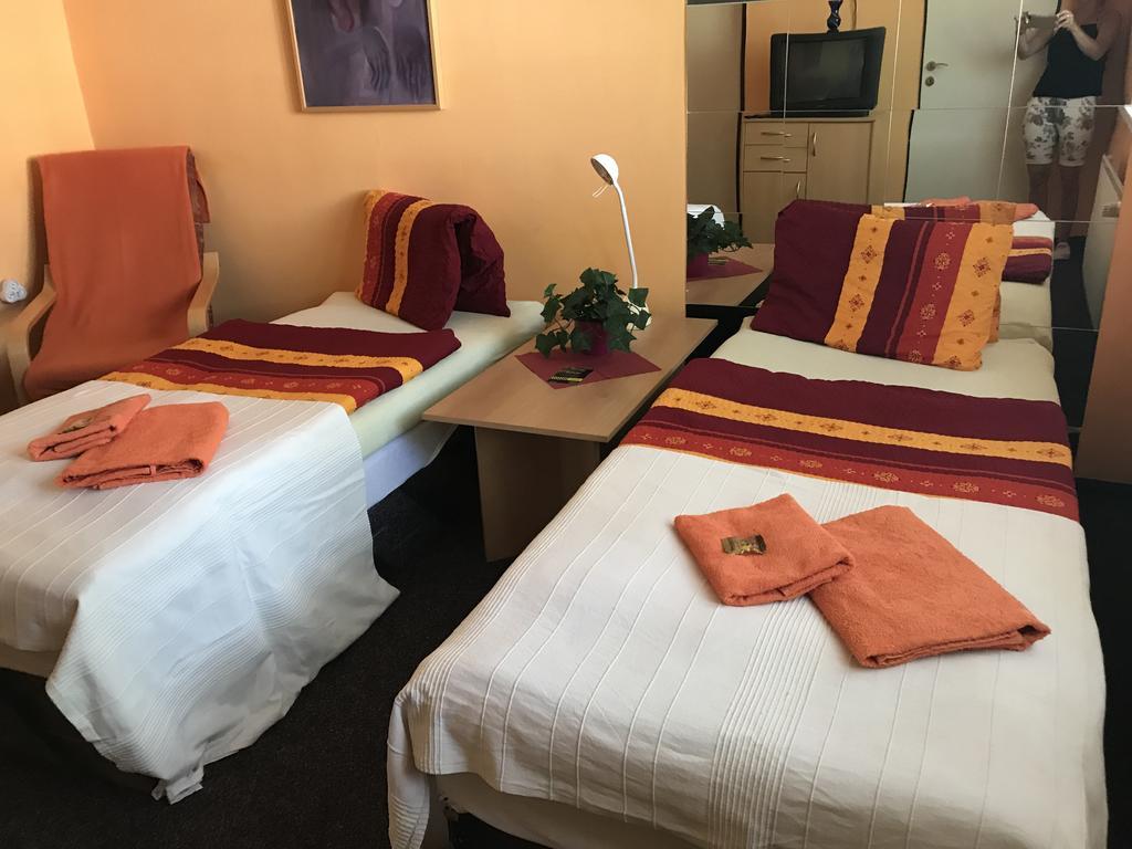 Hotel Bohemia Jičín Esterno foto