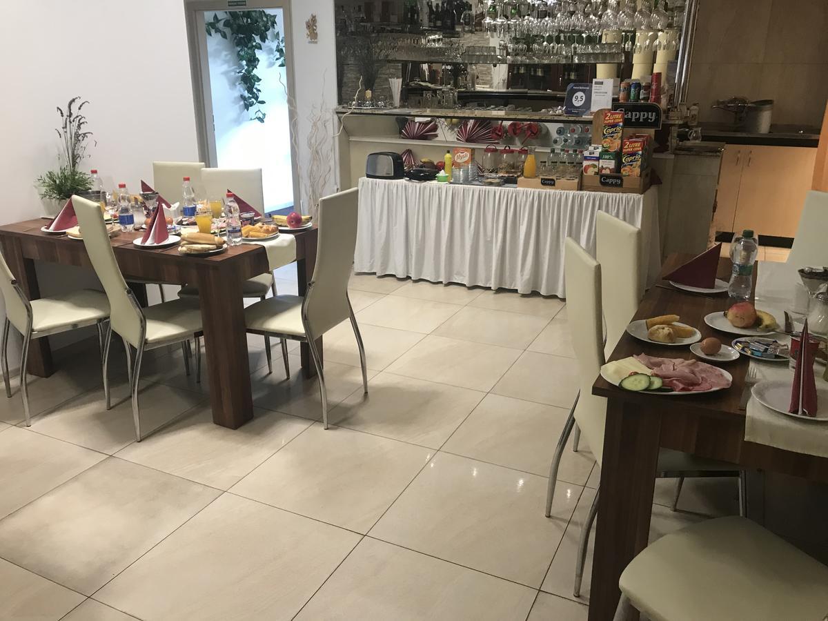 Hotel Bohemia Jičín Esterno foto